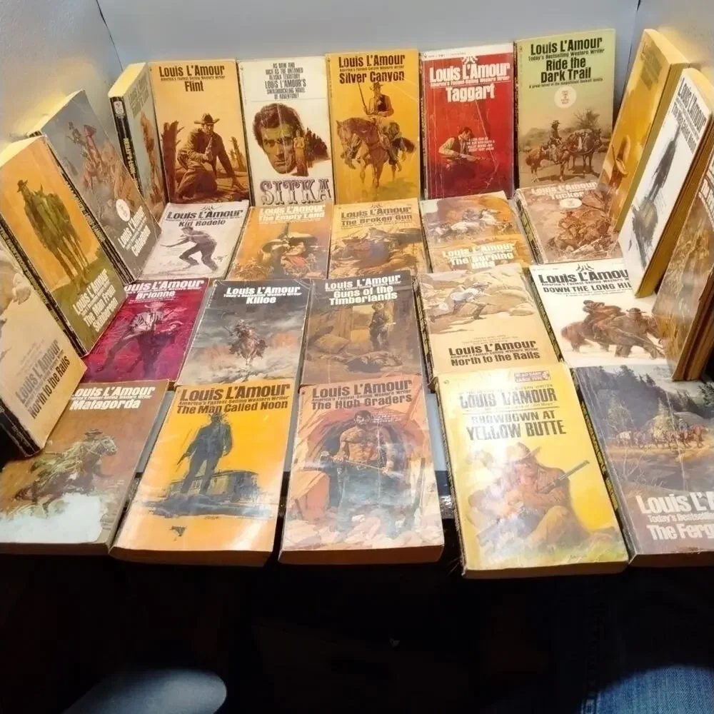 Louis L'AMOUR Western Novels Paperback Books - Lot of 27 (3)